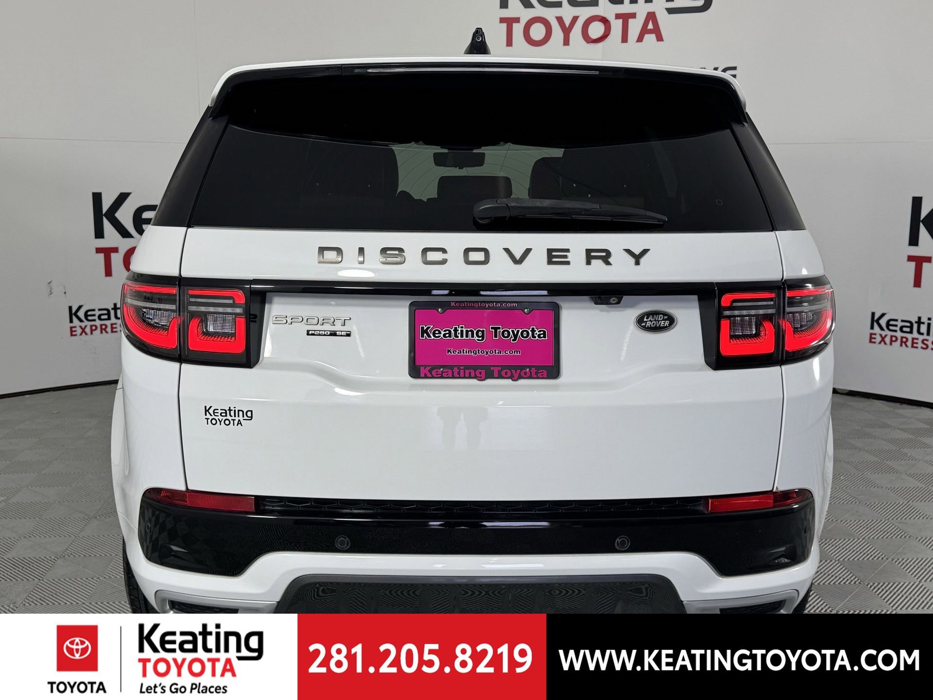 Used 2020 Land Rover Discovery Sport SE R-Dynamic image 6