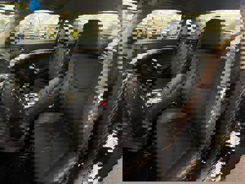 Used 2015 INFINITI Q60 Sport w/ Premium Package image 18