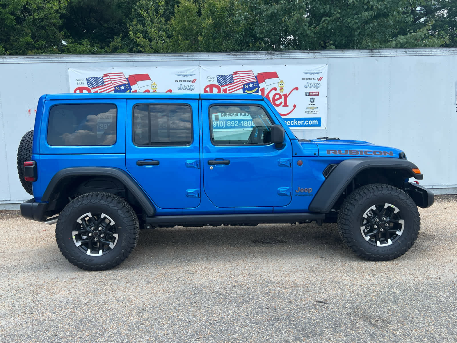 New 2025 Jeep Wrangler Unlimited Rubicon w/ Technology Group image 2