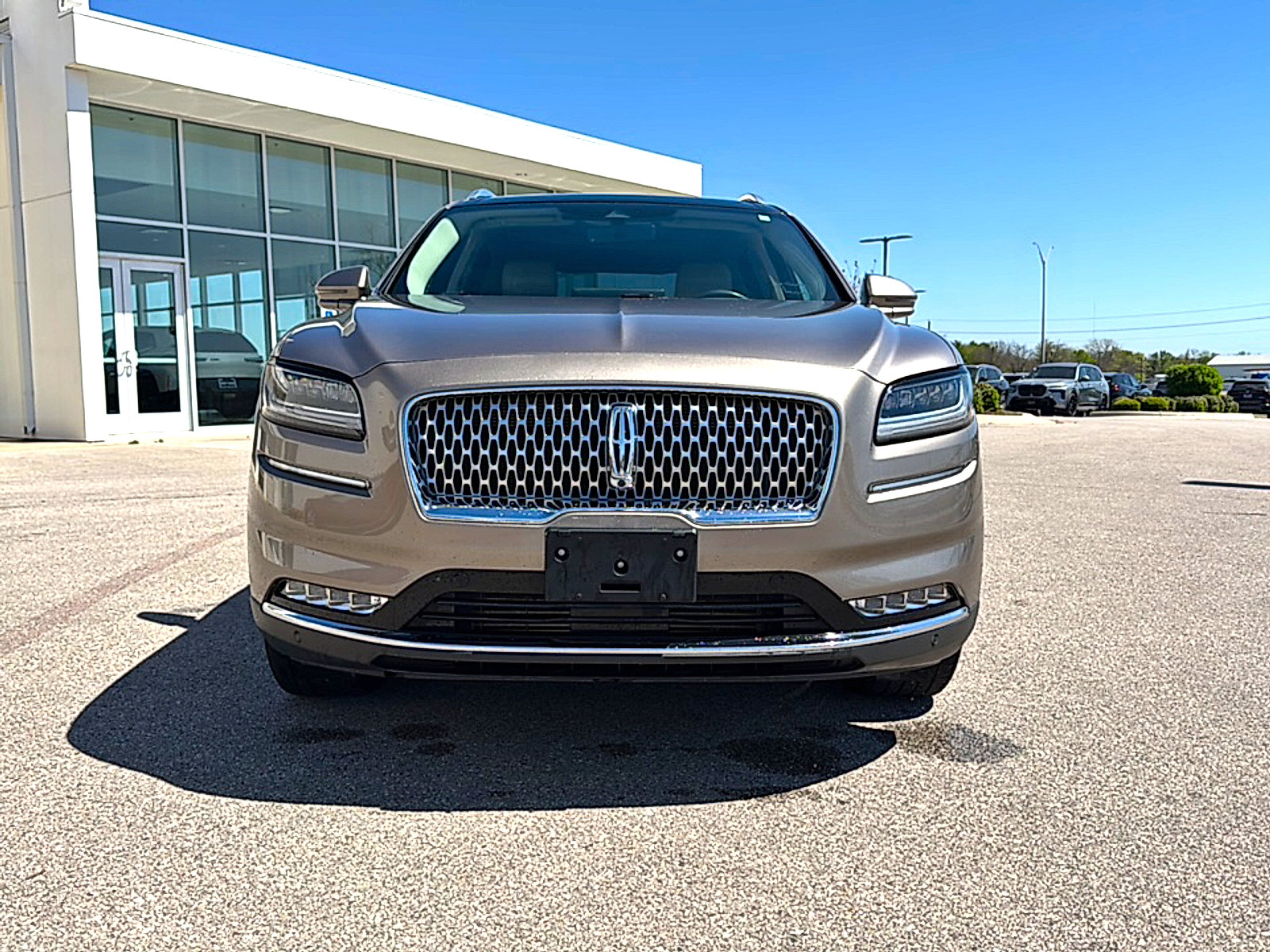Used 2021 Lincoln Nautilus Reserve w/ Equipment Group 202A image 2