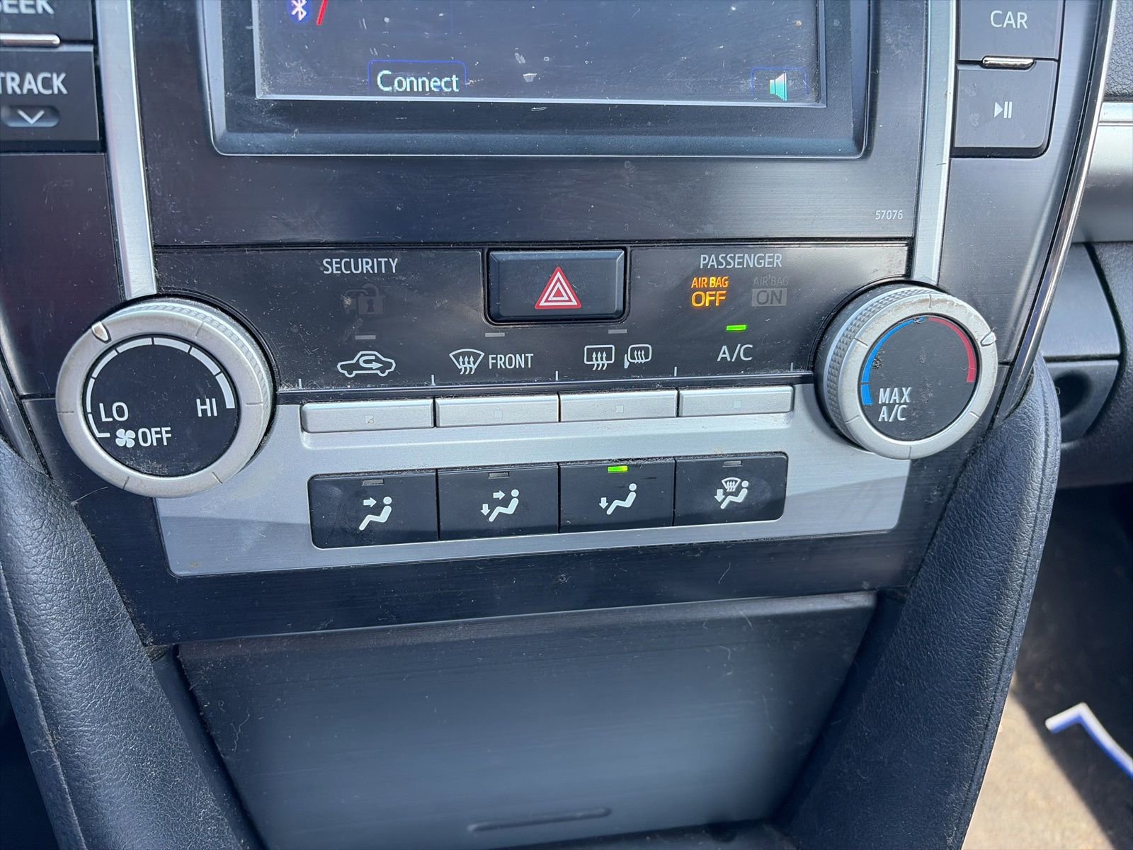 Used 2014 Toyota Camry SE image 16