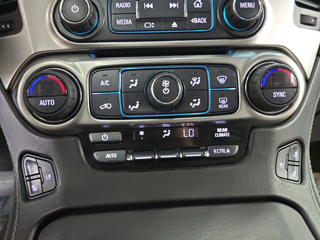 Used 2017 Chevrolet Suburban Premier AWD/4WD image 23