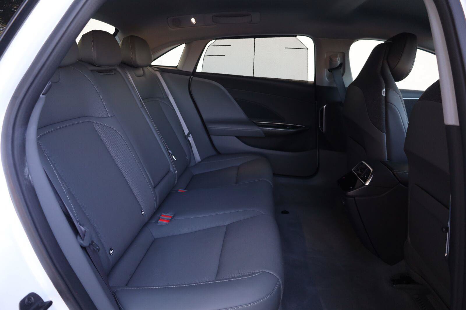 Used 2025 Lucid Air Touring AWD/4WD image 20