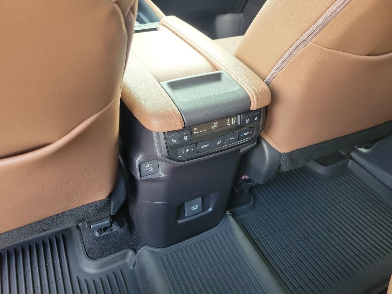 Used 2025 Toyota Grand Highlander AWD Hybrid image 13