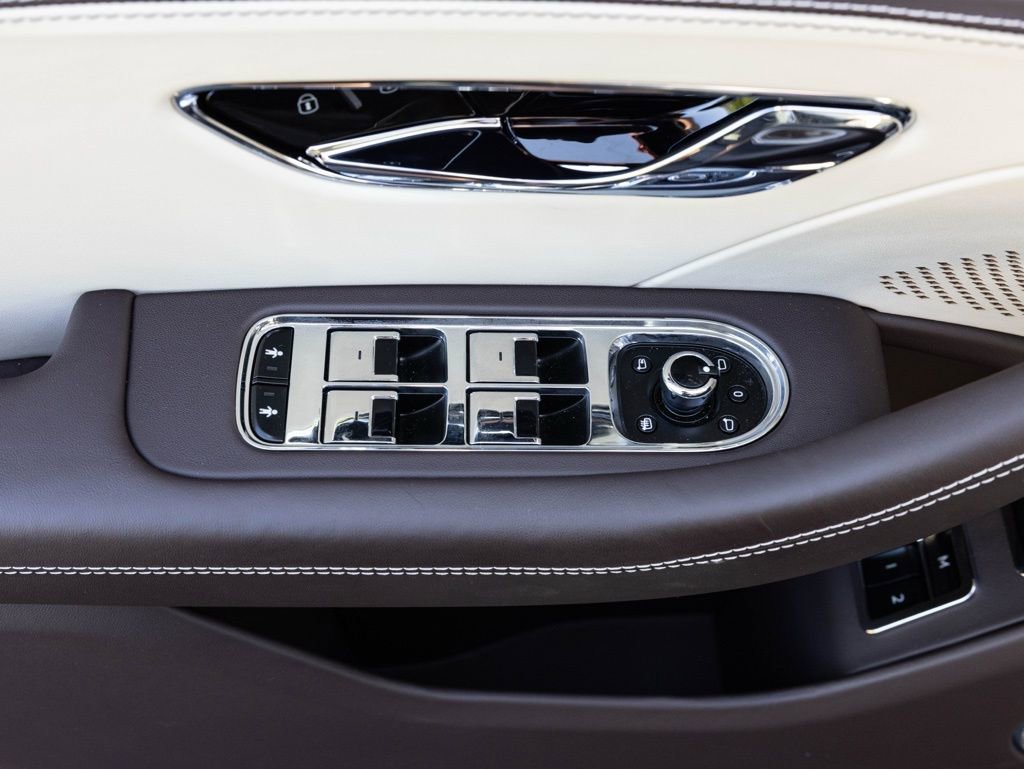 New 2026 Bentley Flying Spur Plug-In Hybrid AWD/4WD image 24