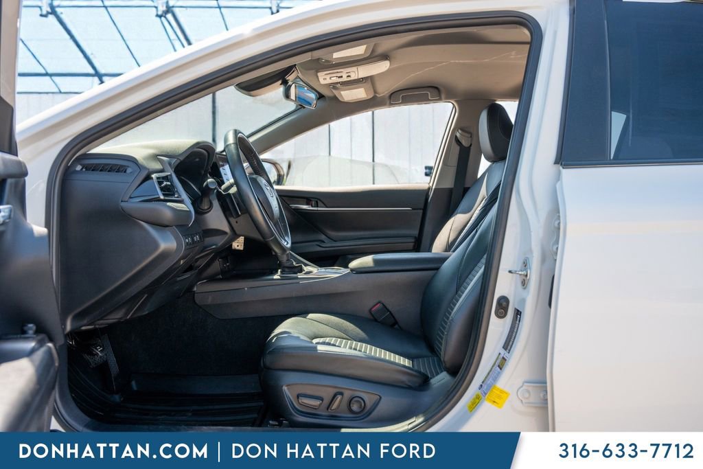 Used 2023 Toyota Camry SE image 5