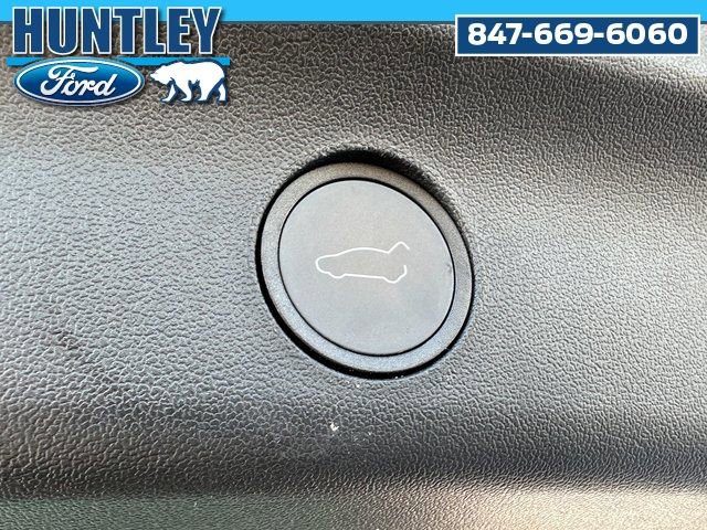 Used 2022 Tesla Model Y Long Range image 14