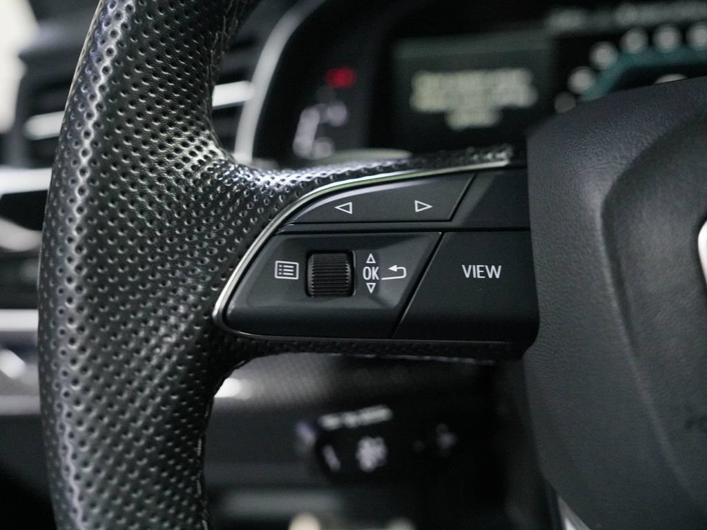 Used 2023 Audi SQ8 Premium Plus w/ SQ8 Luxury Package AWD/4WD image 25