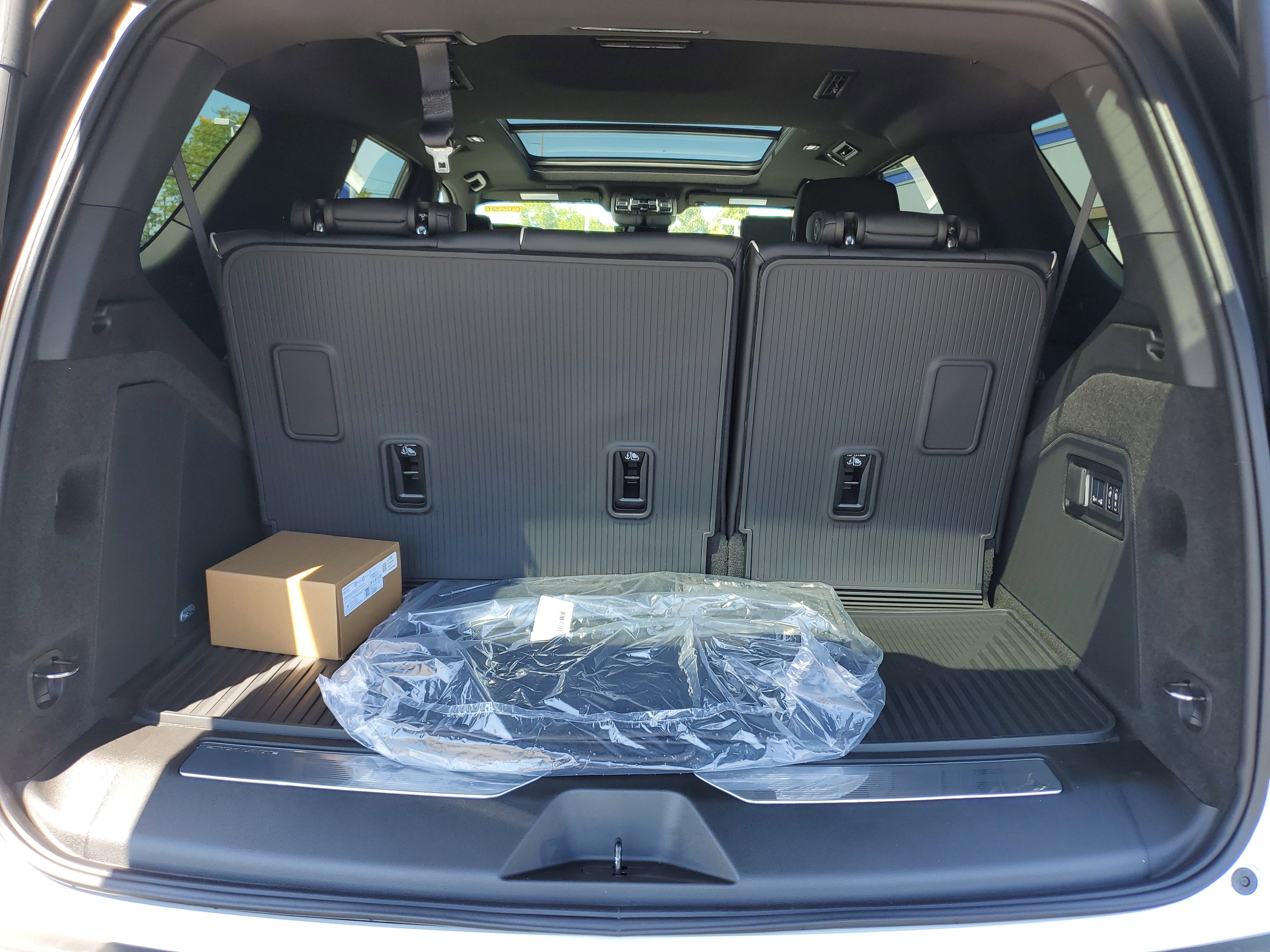 New 2025 Cadillac Escalade Premium Luxury w/ LPO, Radiant Package image 6
