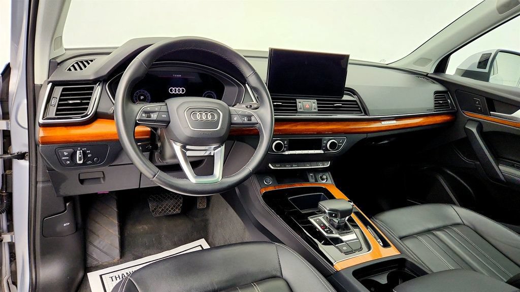 Used 2023 Audi Q5 2.0T Premium Plus w/ Premium Plus Package AWD/4WD image 12