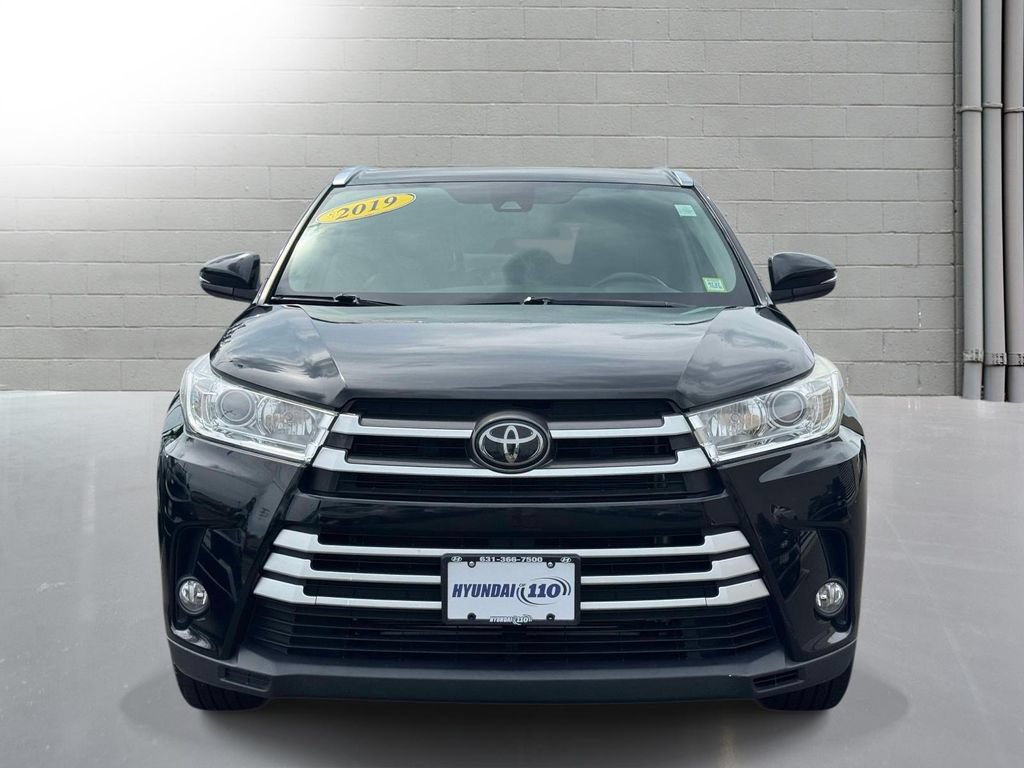 Used 2019 Toyota Highlander XLE AWD/4WD video 2