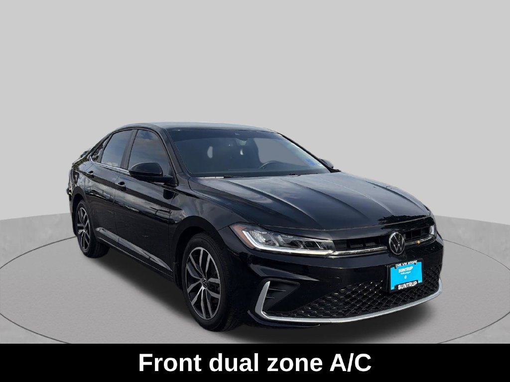 Used 2025 Volkswagen Jetta SE FWD image 9