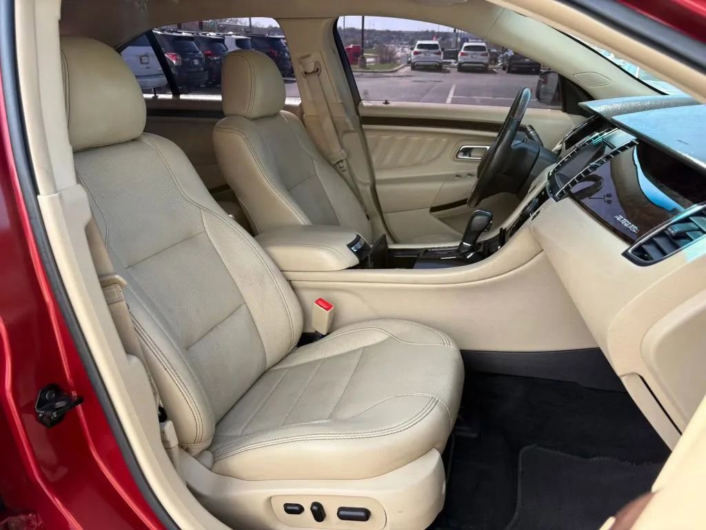 Used 2017 Ford Taurus Limited FWD image 17