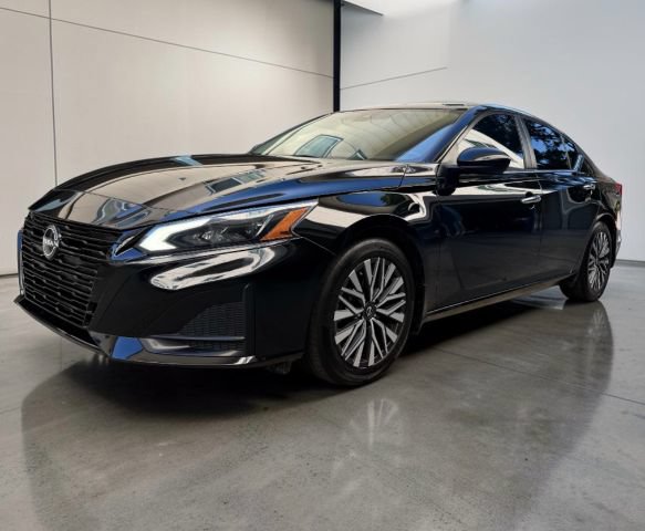 Used 2023 Nissan Altima 2.5 SV w/ SV Premium Package