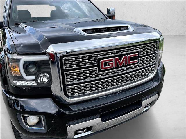 Used 2019 GMC Sierra 2500 Denali w/ Duramax Plus Package AWD/4WD image 27