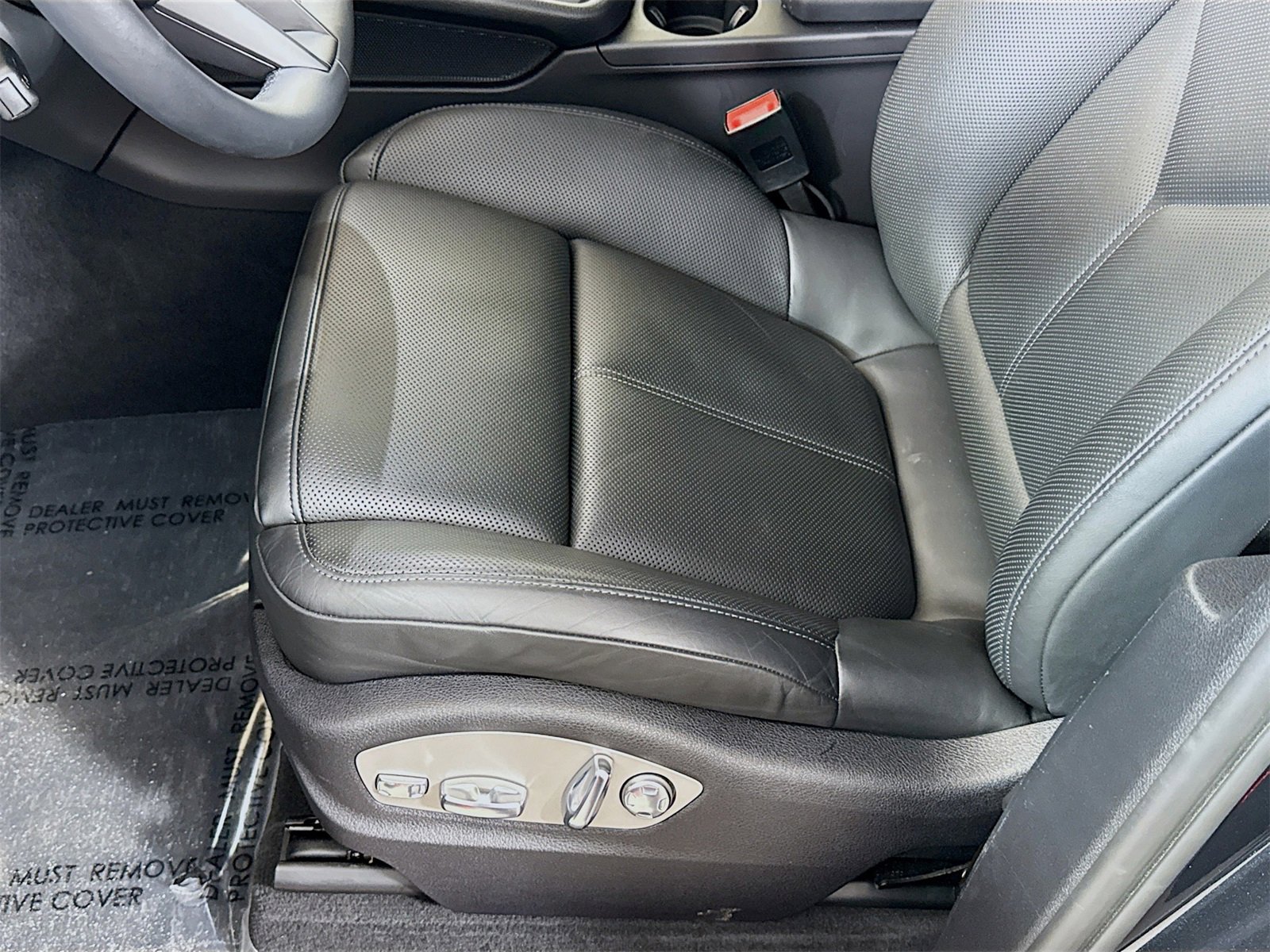 Used 2022 Porsche Macan image 16