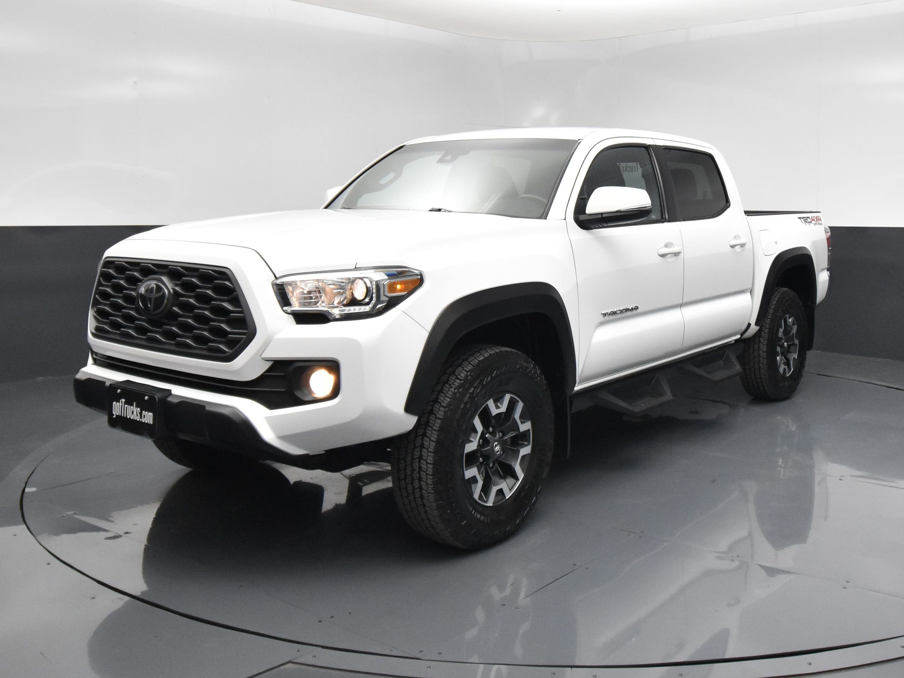 Used 2022 Toyota Tacoma TRD Off-Road AWD/4WD image 2
