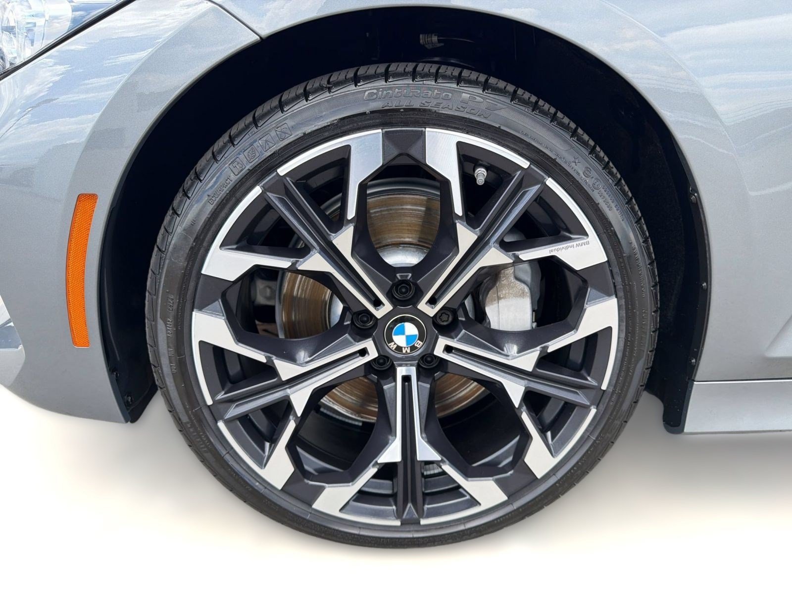 Used 2025 BMW 330i Sedan w/ M Sport Package RWD image 13
