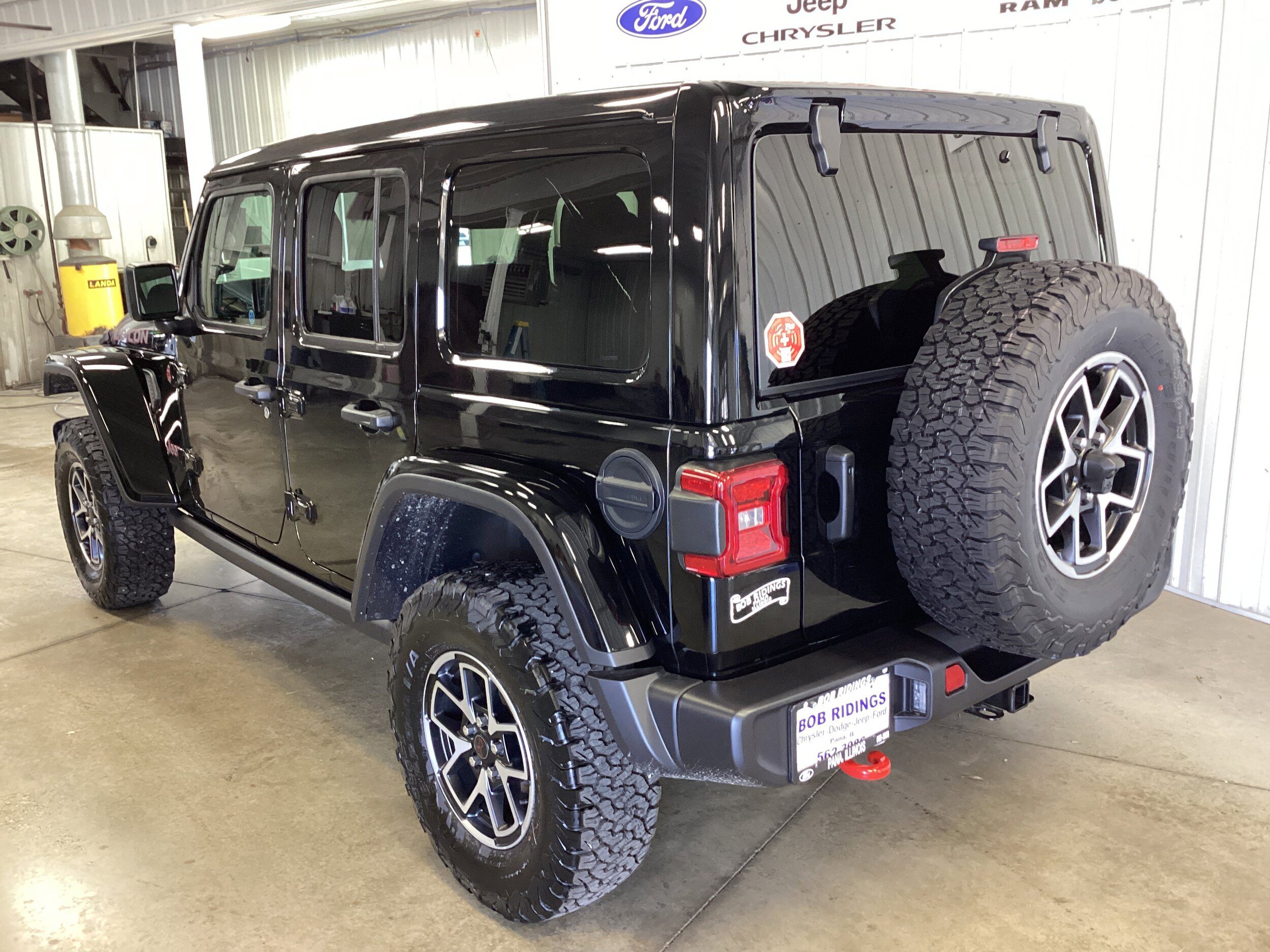 New 2026 Jeep Wrangler Unlimited Rubicon AWD/4WD image 3