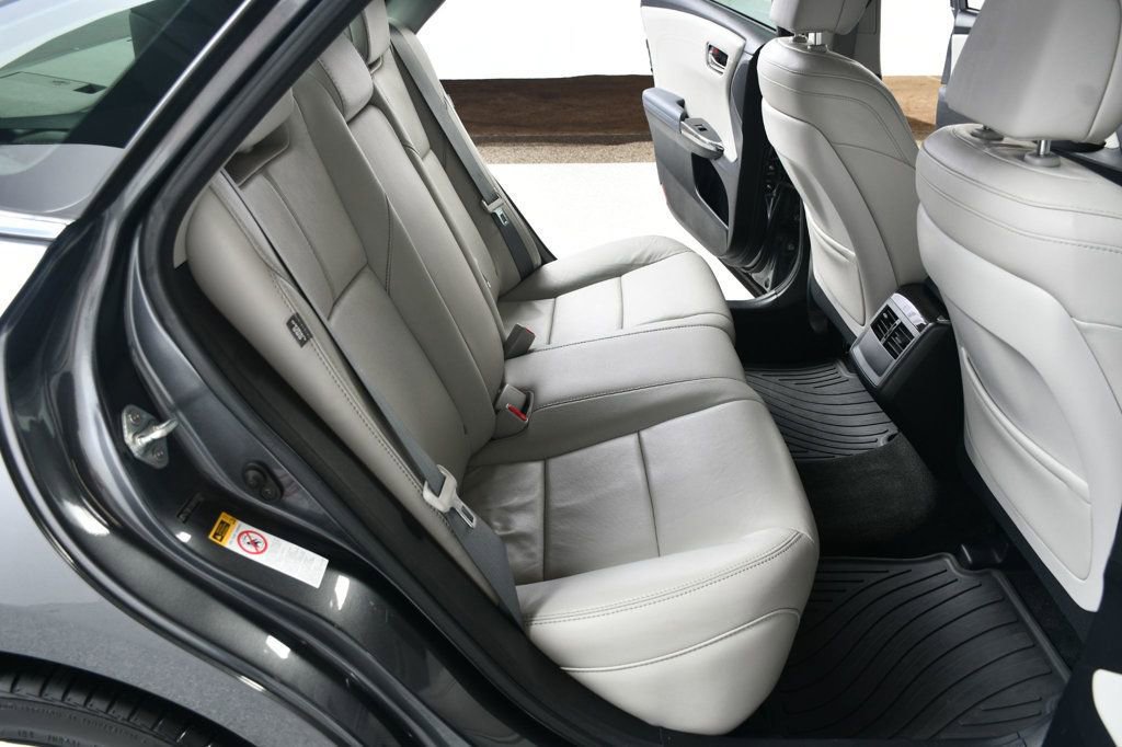 Used 2013 Toyota Avalon XLE Premium FWD image 37