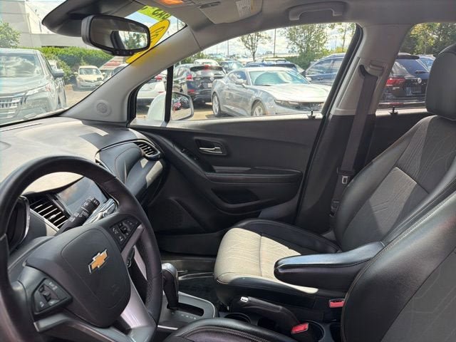 Used 2022 Chevrolet Trax LT w/ Driver Confidence Package AWD/4WD image 10