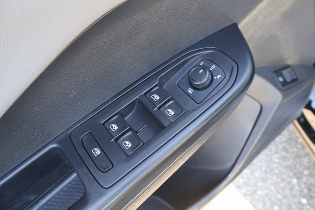 Certified 2023 Volkswagen Taos SE w/ Black Wheel Package image 11