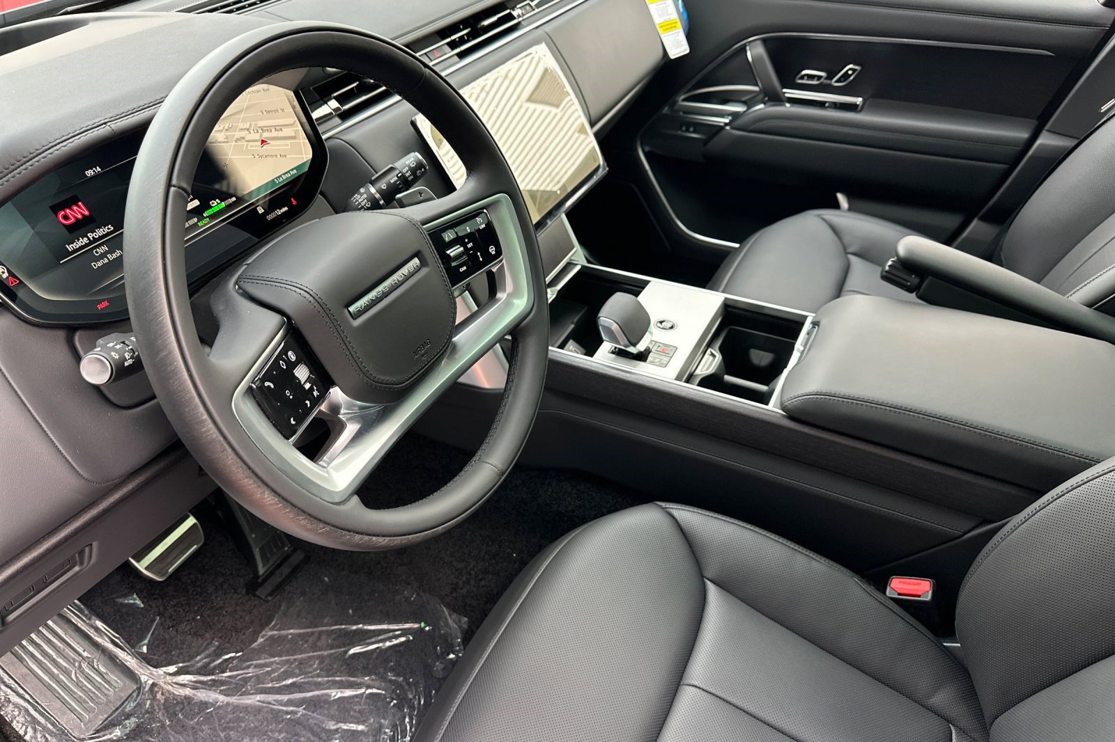 New 2026 Land Rover Range Rover SE image 5