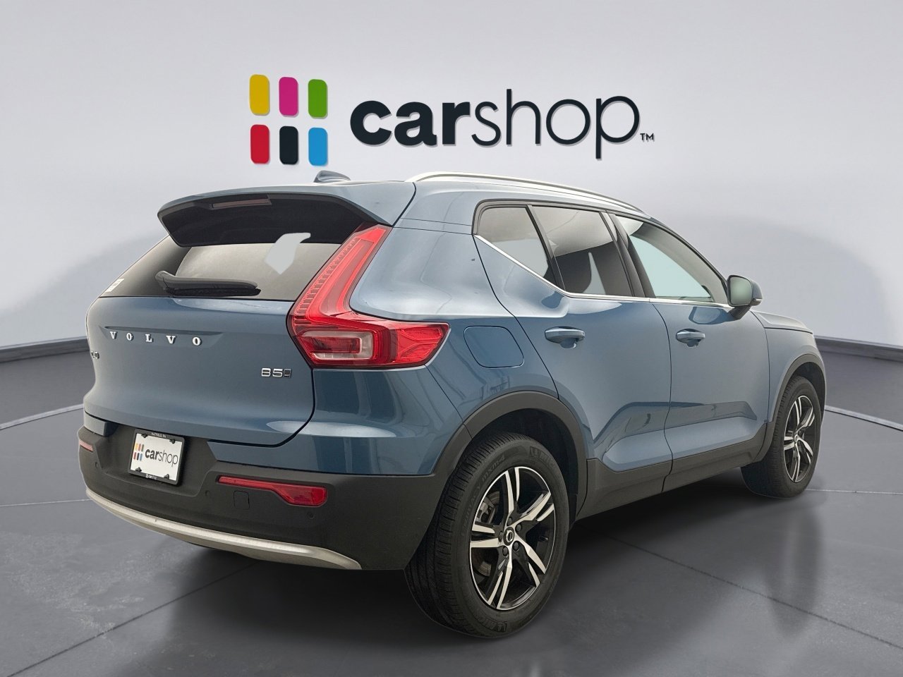 Used 2025 Volvo XC40 B5 Core image 5