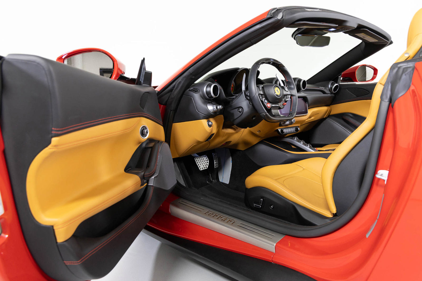 Used 2020 Ferrari Portofino image 29