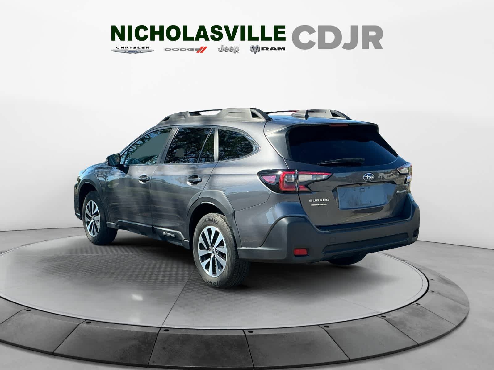 Used 2024 Subaru Outback Premium w/ Popular Package #1A AWD/4WD image 3