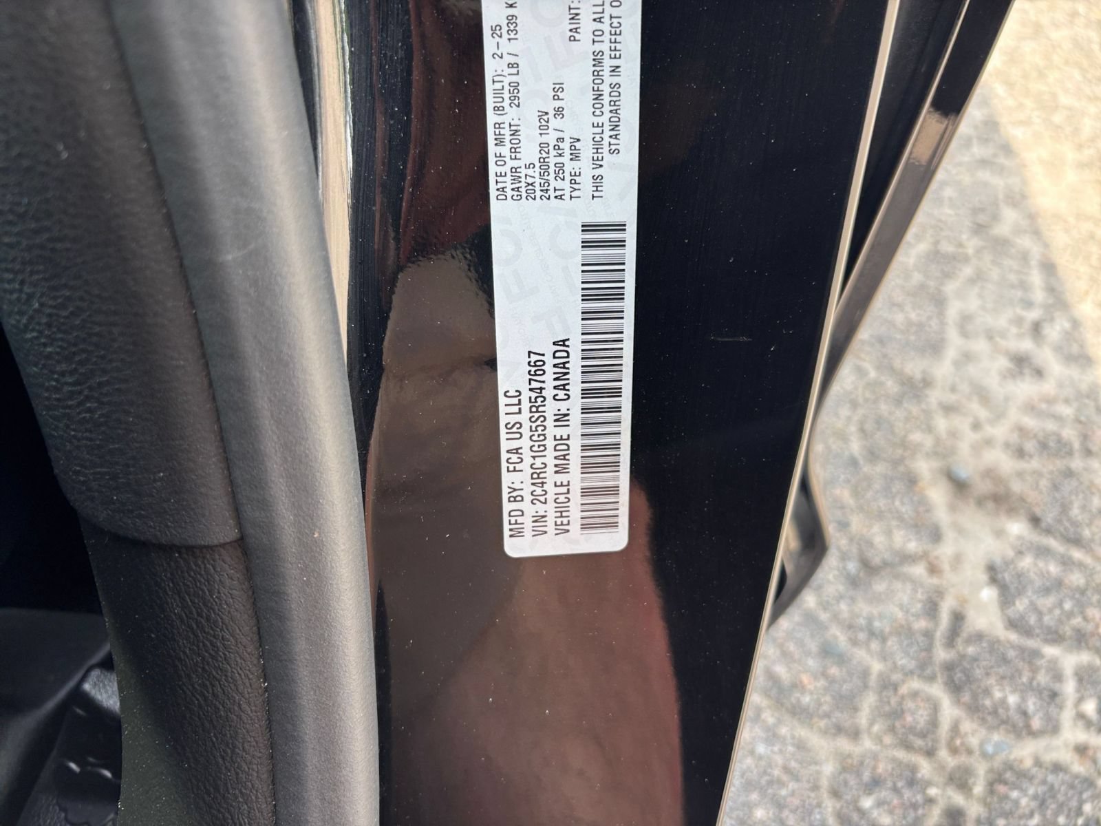 Used 2025 Chrysler Pacifica Limited FWD image 33