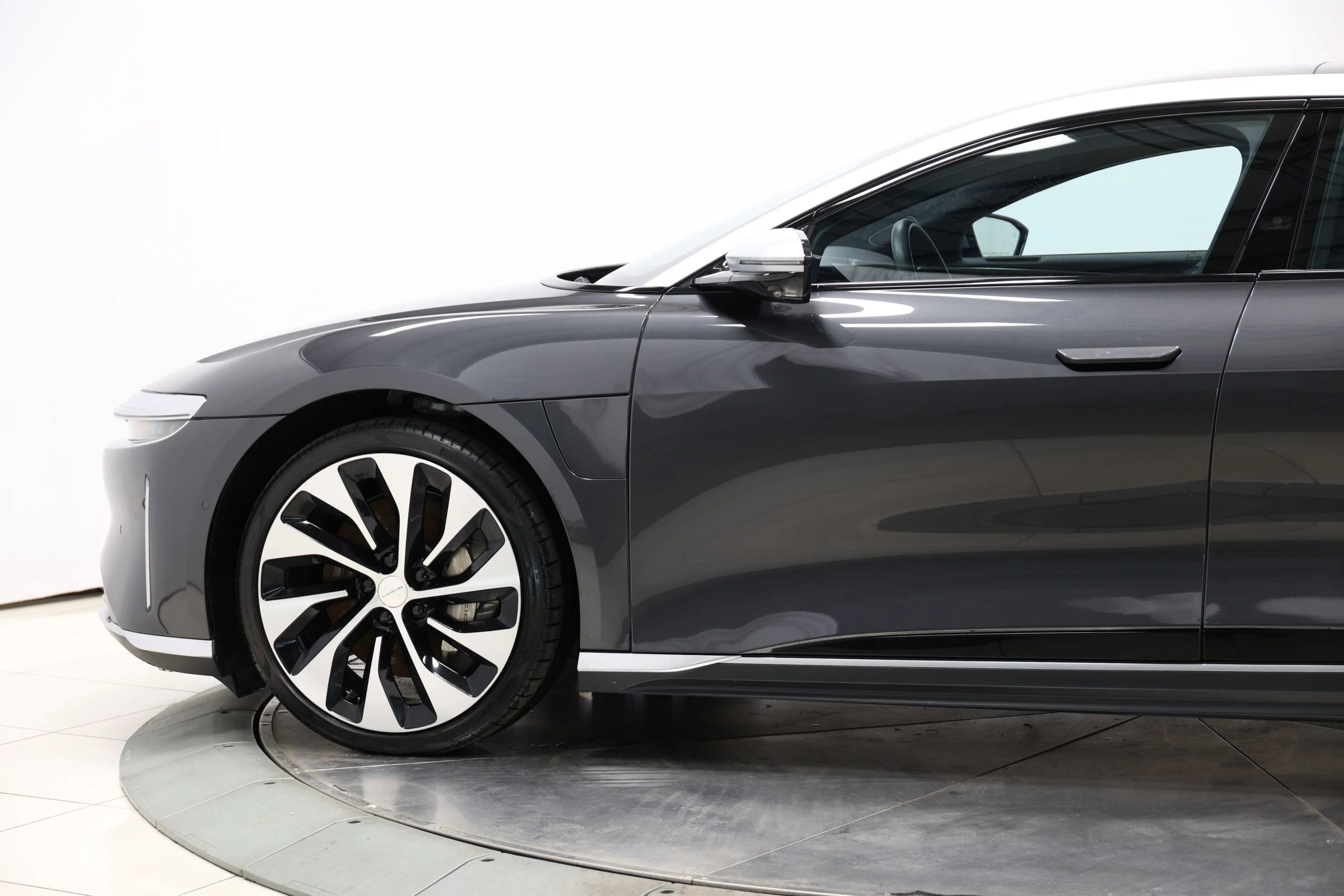 Used 2023 Lucid Air Grand Touring image 7