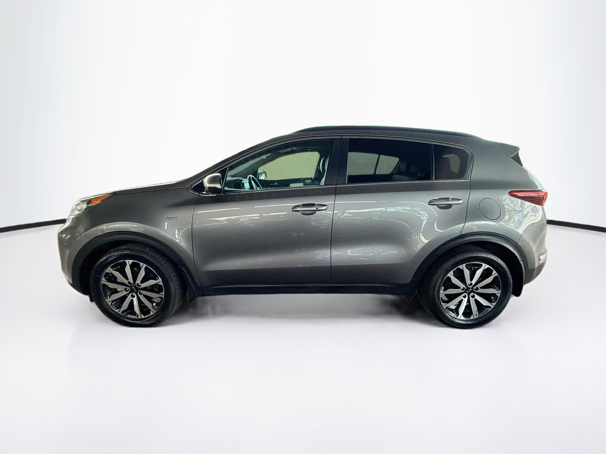 Used 2019 Kia Sportage EX w/ Option Group 040 AWD/4WD image 4