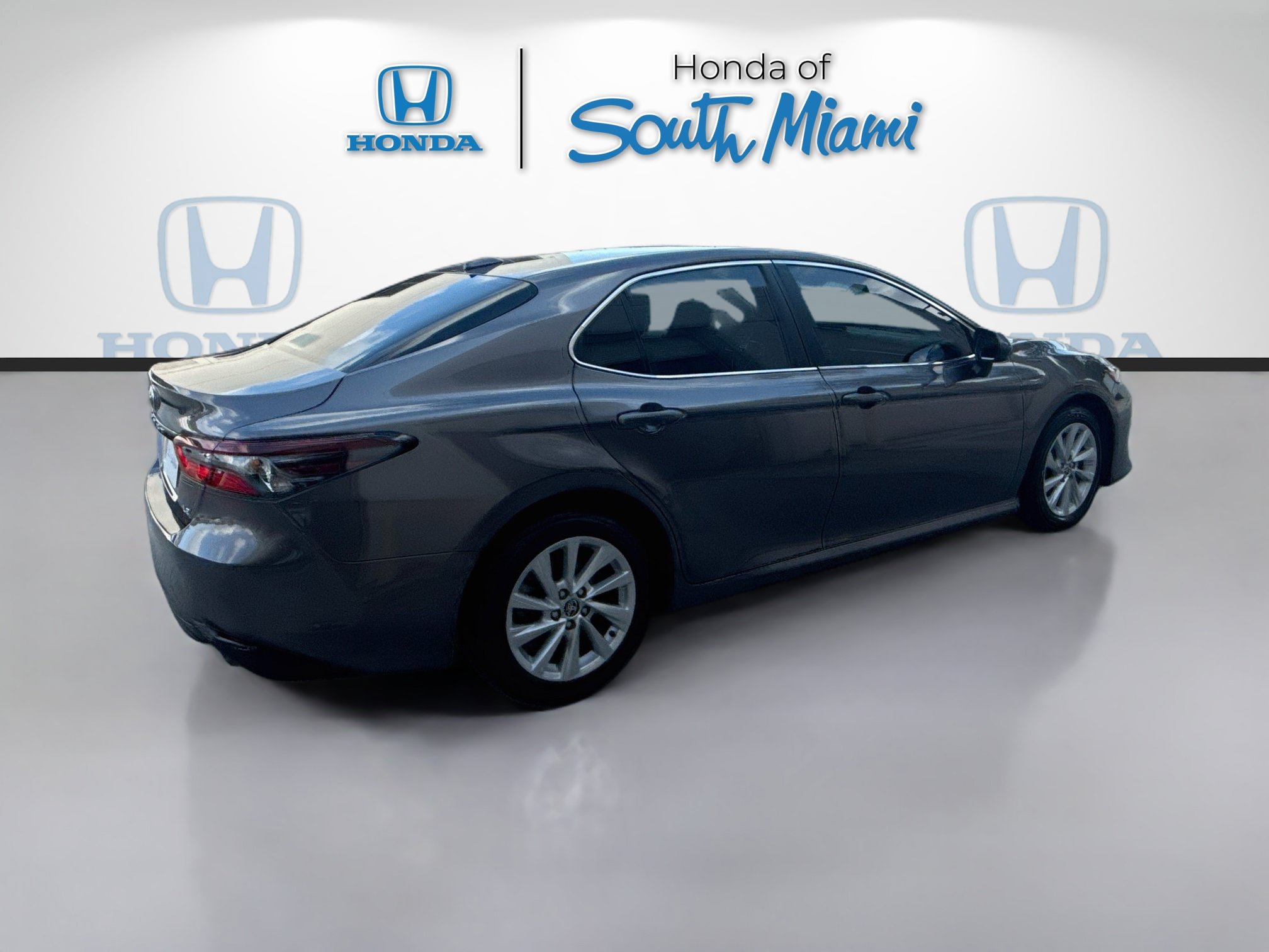 Used 2024 Toyota Camry LE FWD image 7