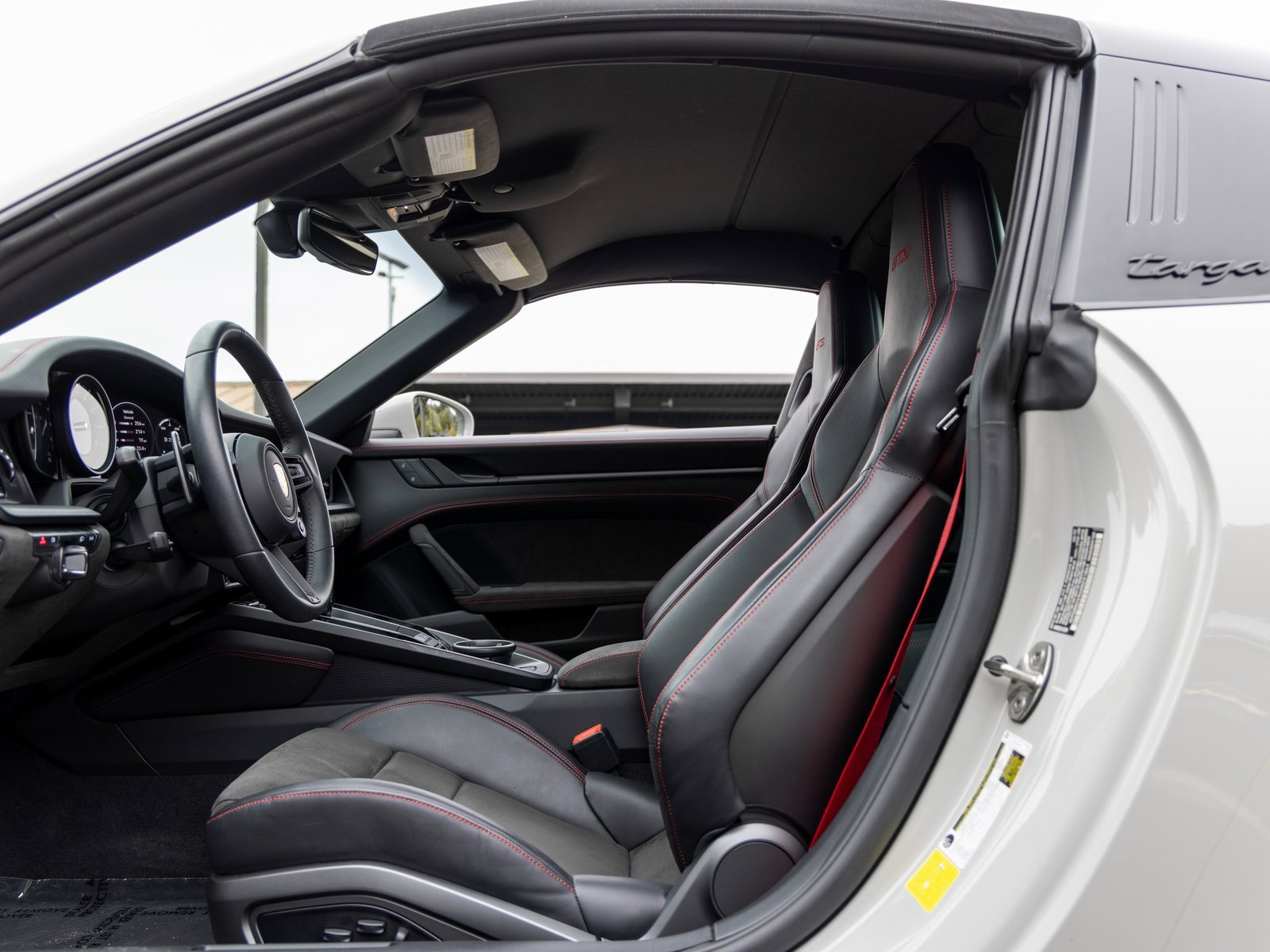 Certified 2022 Porsche 911 Targa 4 GTS image 32