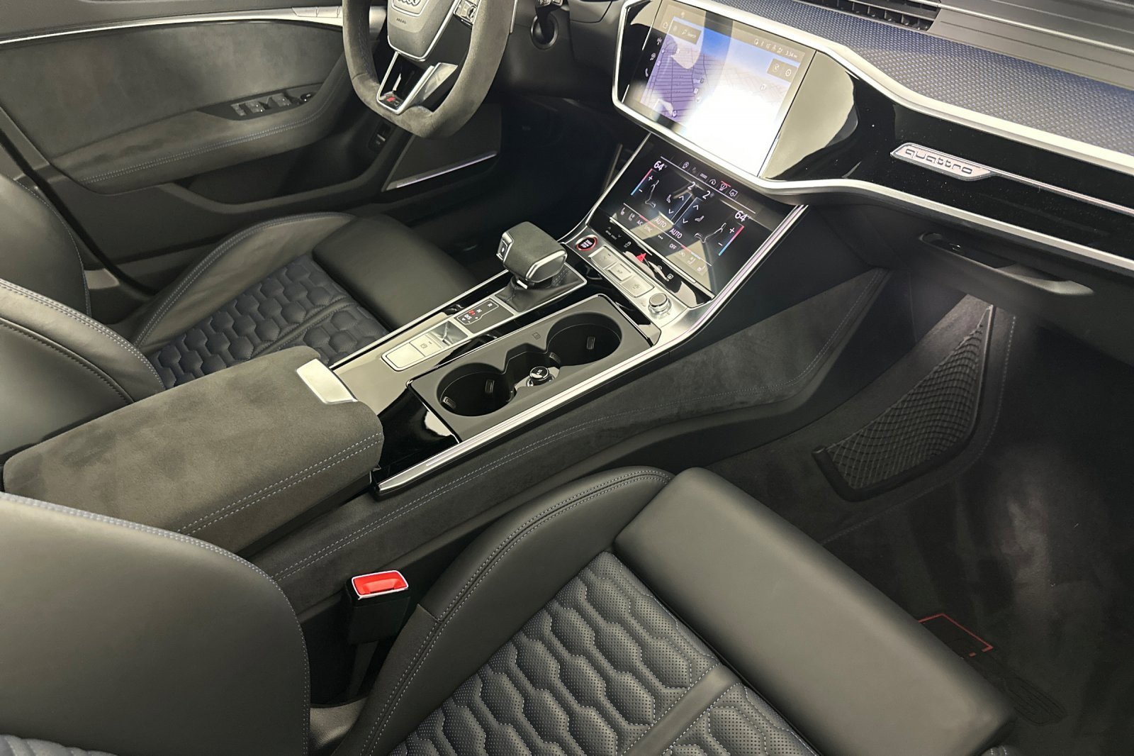 Used 2024 Audi RS 6 performance w/ Matte Carbon Package image 15