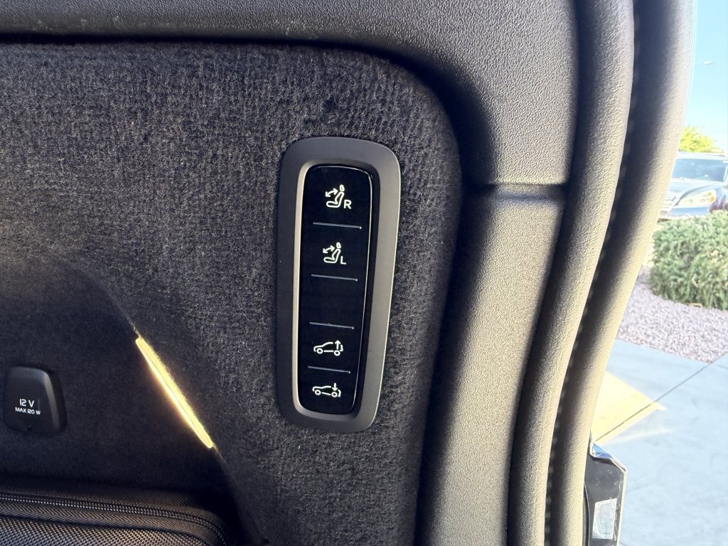 Used 2025 Volvo EX90 Ultra AWD/4WD image 39