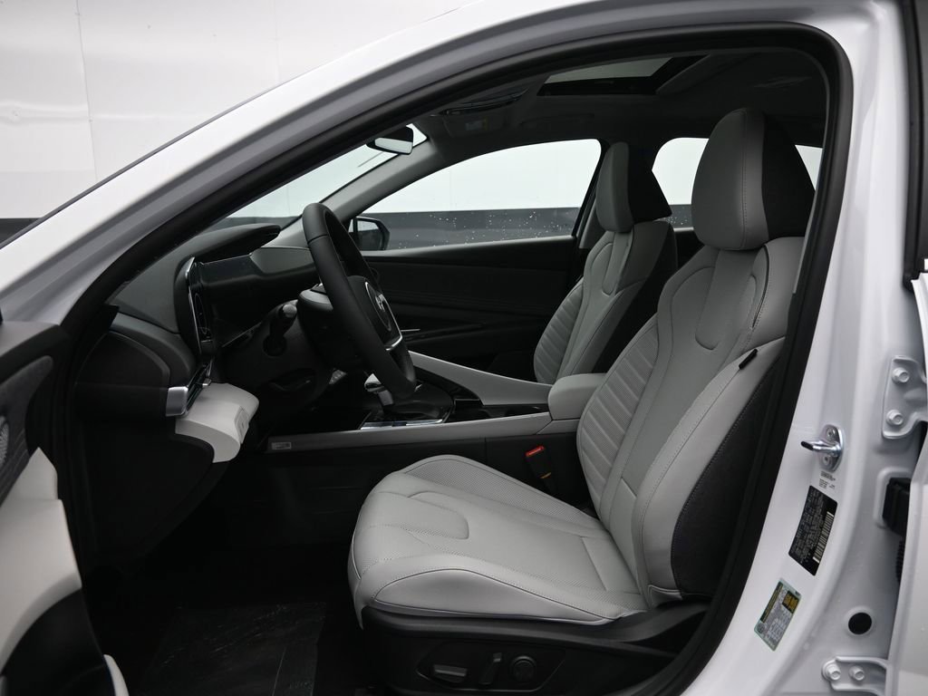 New 2025 Hyundai Elantra Limited image 26