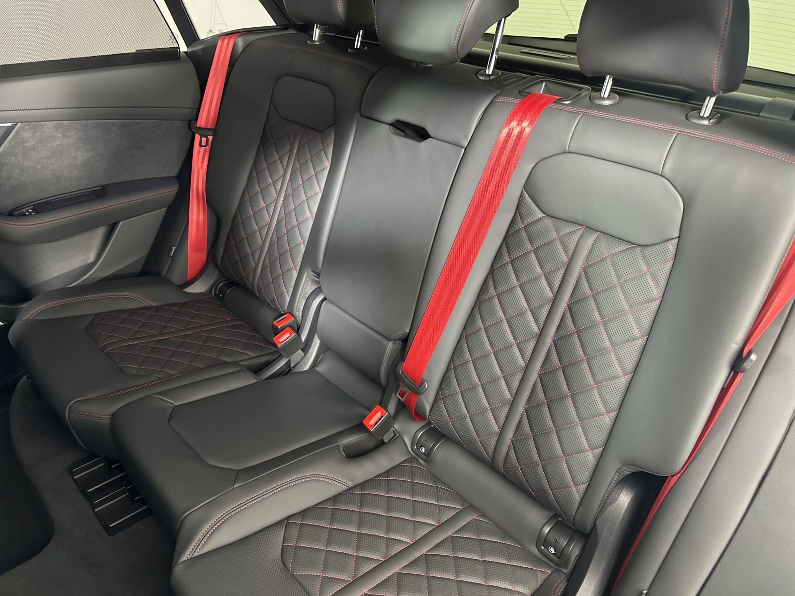 New 2026 Audi SQ8 Prestige image 13