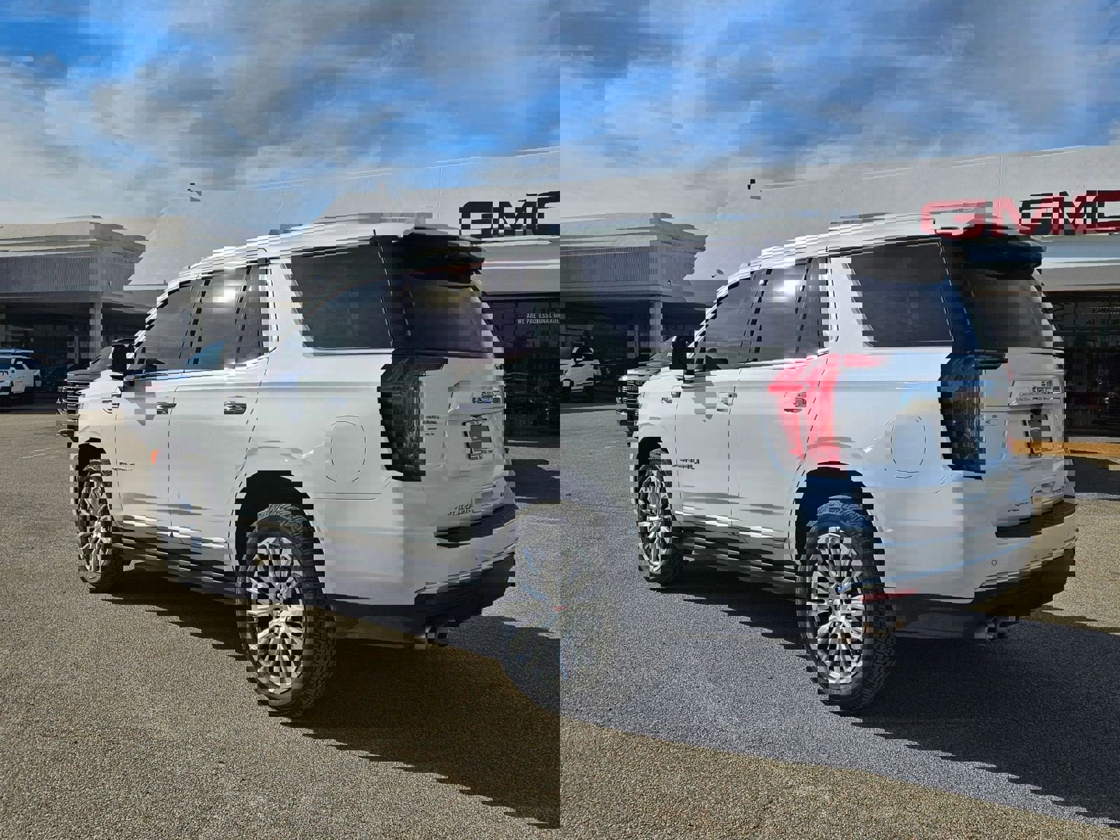 Used 2023 GMC Yukon Denali image 41