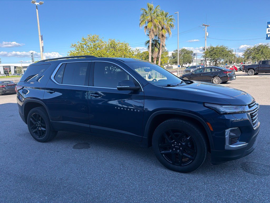 Used 2022 Chevrolet Traverse LT FWD image 15