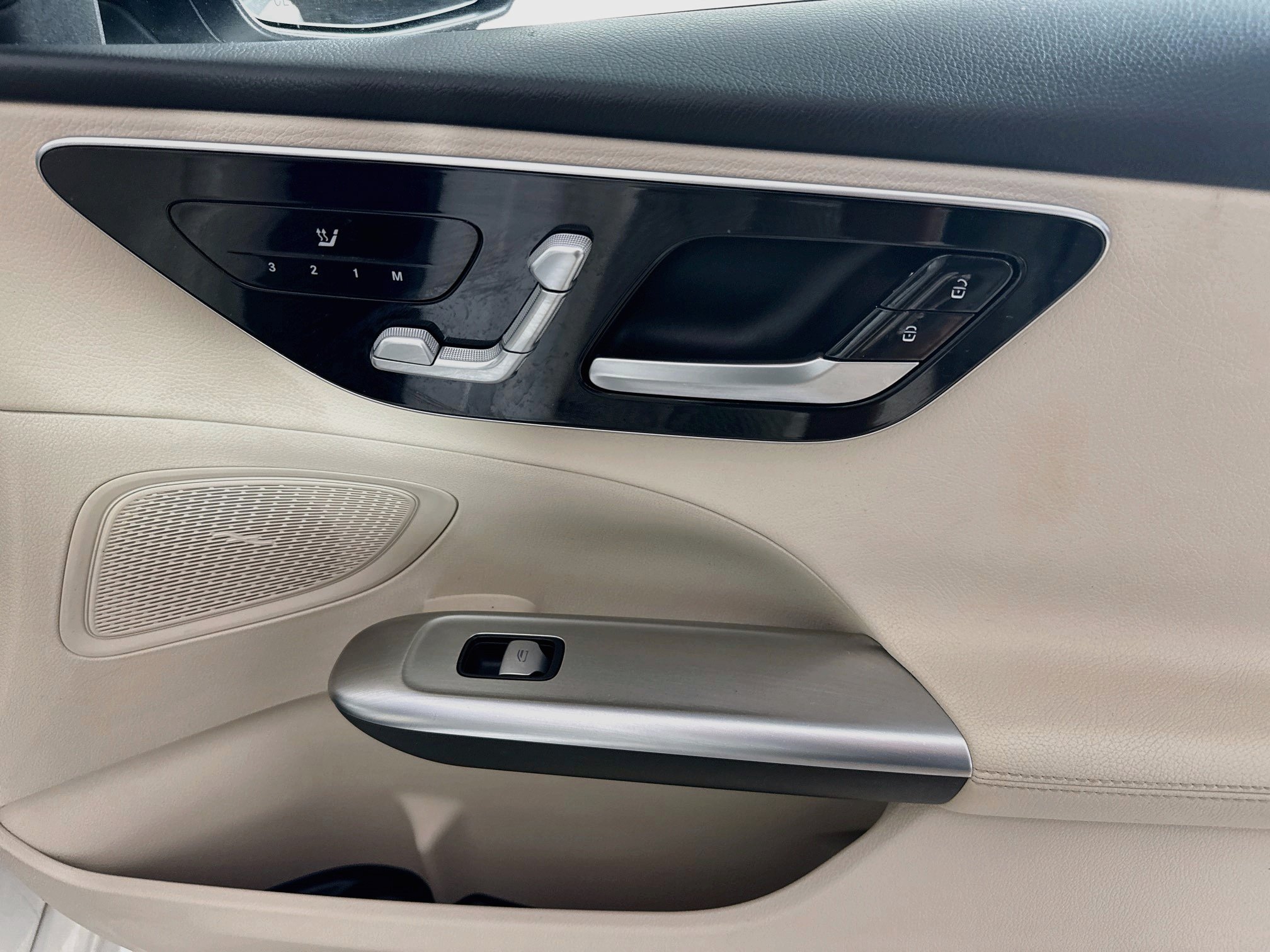 Used 2023 Mercedes-Benz C 300 4MATIC Sedan image 31