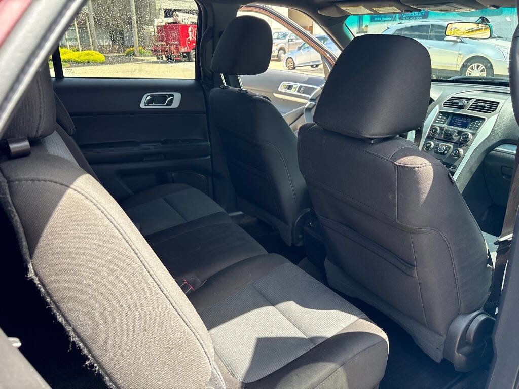 Used 2012 Ford Explorer XLT w/ Class III Trailer Tow Pkg image 12