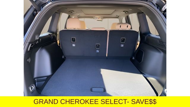 New 2025 Jeep Grand Cherokee Limited w/ Black Appearance Package image 15