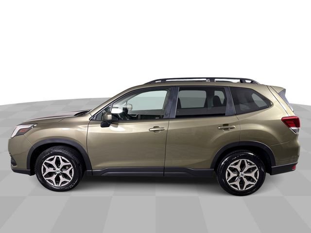 Used 2023 Subaru Forester Premium image 5