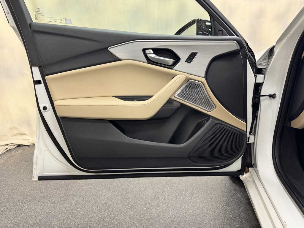 Used 2025 Acura TLX w/ Technology Package image 12