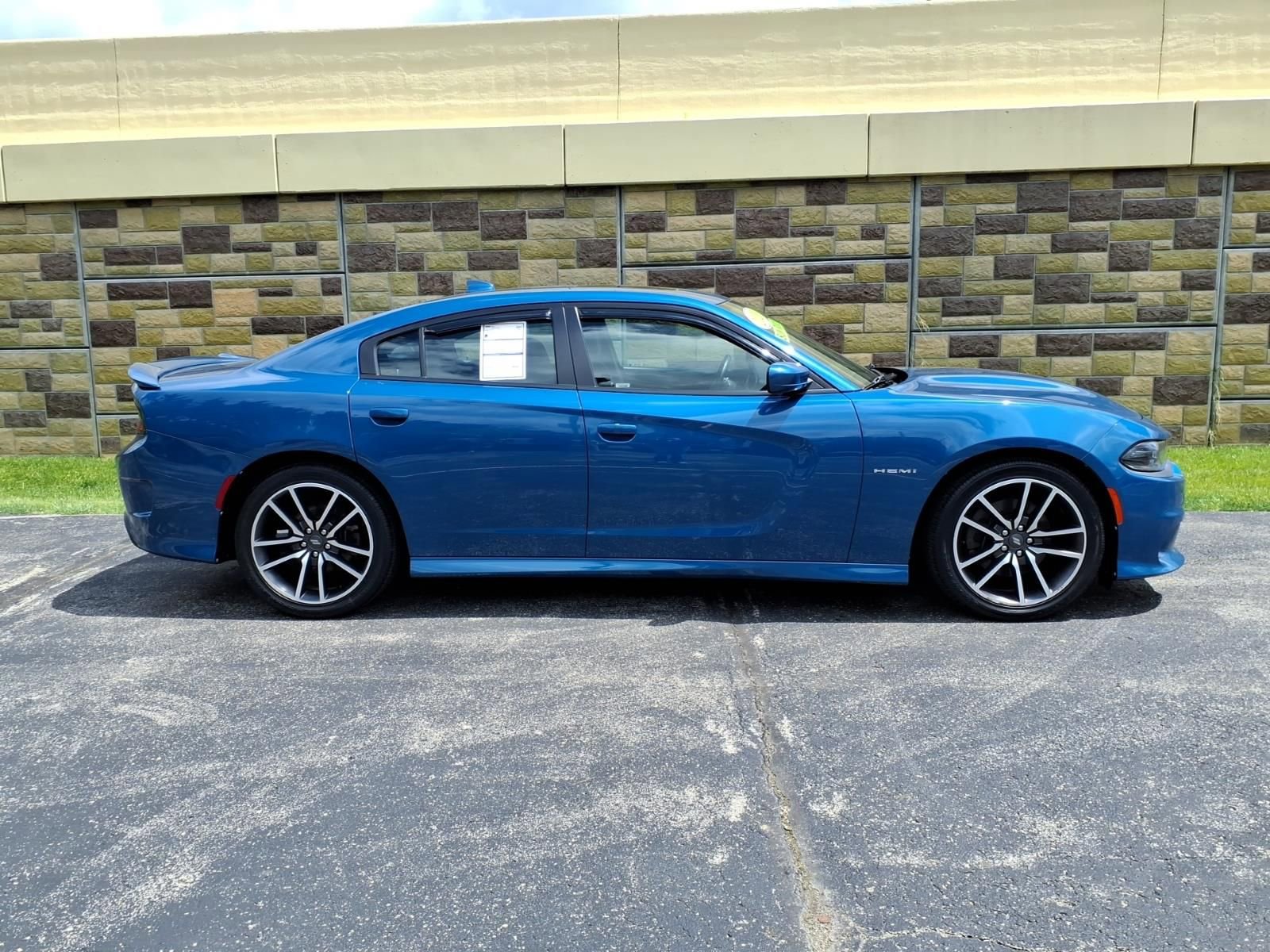 Used 2020 Dodge Charger R/T w/ Plus Group RWD image 11