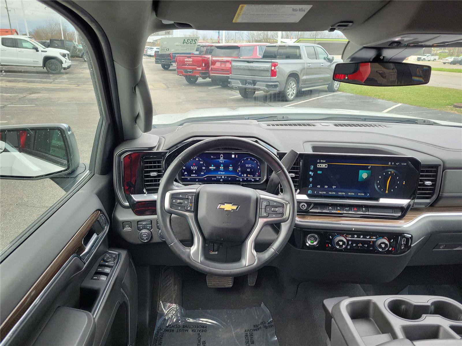 Used 2023 Chevrolet Silverado 1500 LT image 10