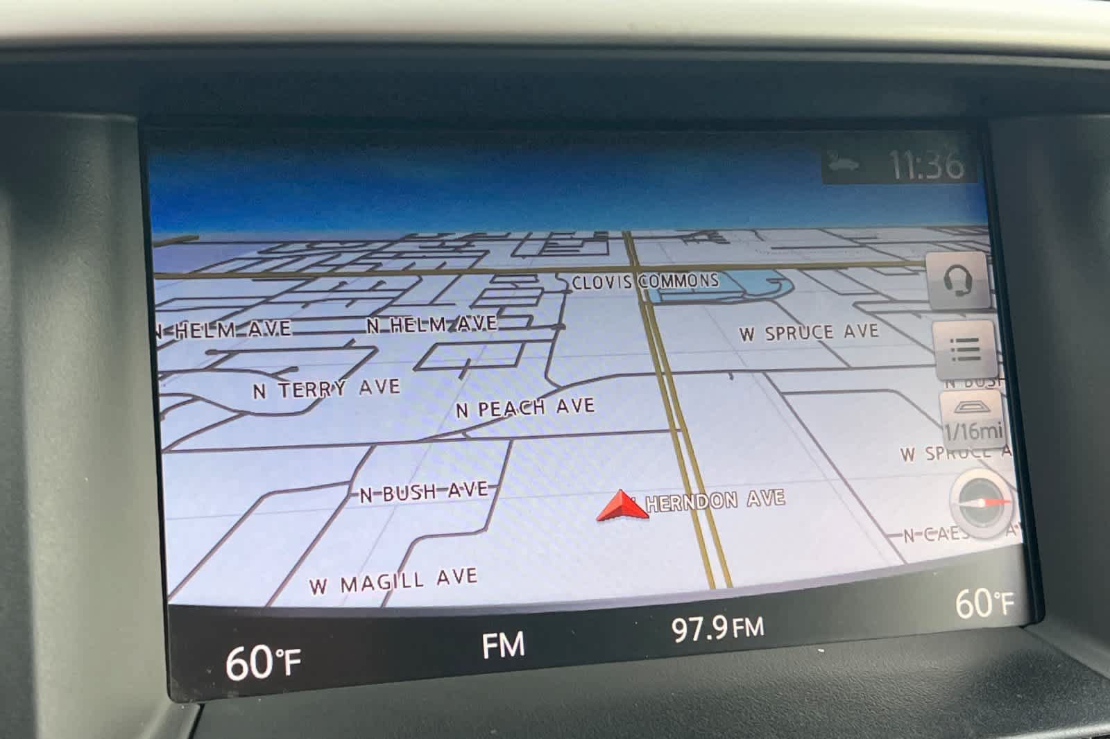 Used 2018 Nissan Pathfinder SL FWD image 24