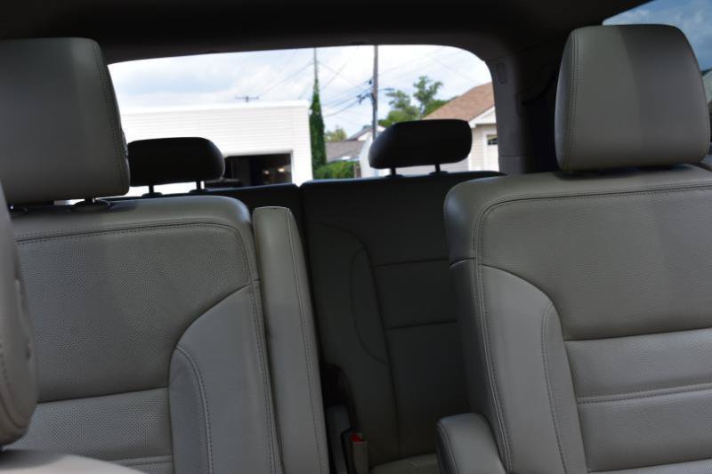 Used 2017 GMC Acadia Denali w/ Technology Package FWD image 27